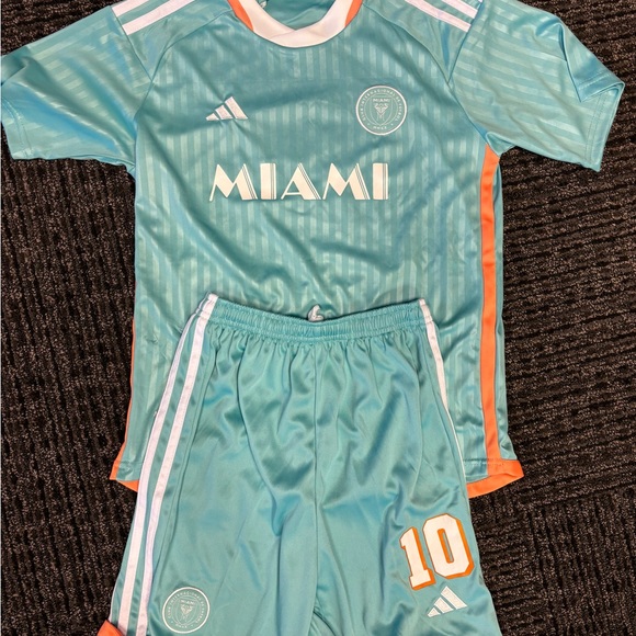 Messi Youth Soccer Uniform - Picture 5 of 5